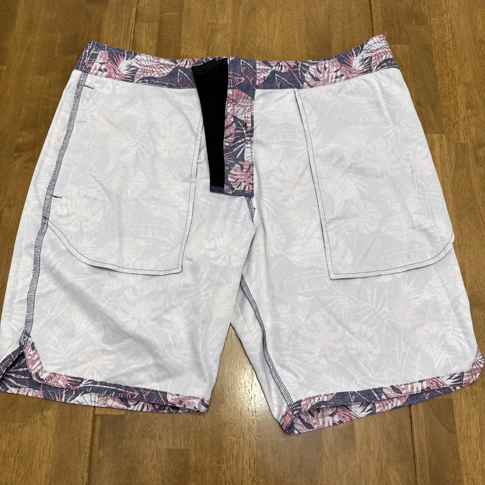 Travis Mathew Foot the Bill board shorts men's 36 Tropical‎ Hawaiian swim beach